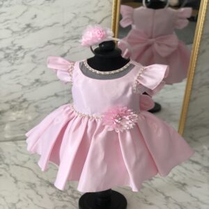 ΡΟΜΑΝΤΙΚΟ ΦΟΡΕΜΑ ΜΕ ΠΕΡΛΕΣ